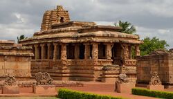 Aihole.jpg