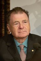 படிமம்:Richard F. Heck2010.jpg