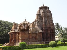 படிமம்:Rajarani Temple 2.jpg