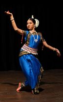 படிமம்:Odissi Performance DS.jpg